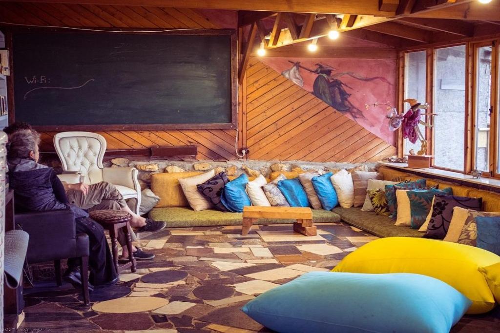 Nomad Hostel Нимрод Экстерьер фото