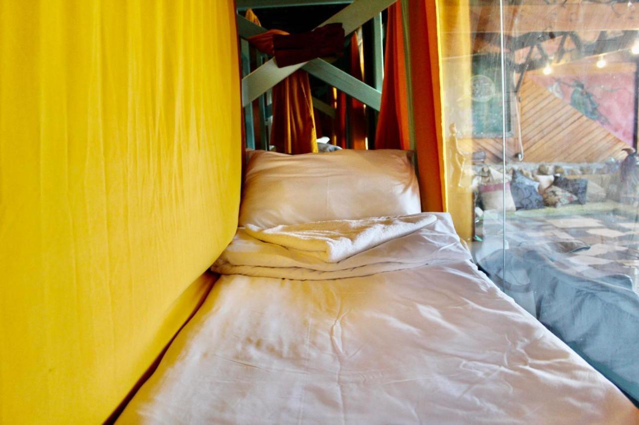 Nomad Hostel Нимрод Экстерьер фото